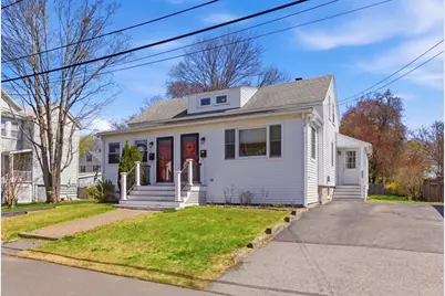7 Maple Street #7, Reading, MA 01867 - Photo 1