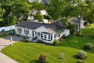 25 Clover Ln, Mashpee, MA 02649 - Photo 1