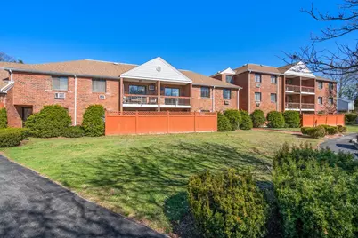 655 Saw Mill Brook Pkwy #9, Newton, MA 02459 - Photo 1