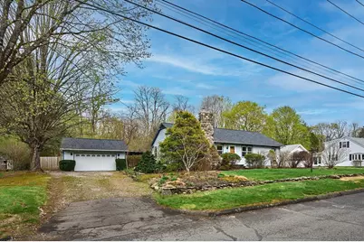 56 Oak St, Northampton, MA 01062 - Photo 1