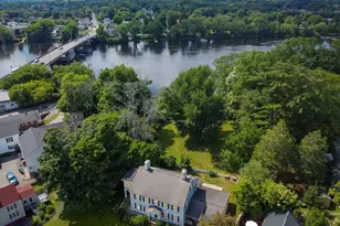285 Main St, Groveland, MA 01834 - Photo 1