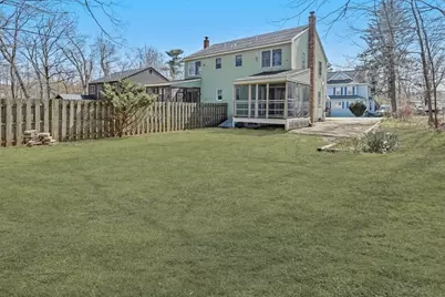 4 Maplewood Avenue #1, Amesbury, MA 01913 - Photo 1