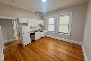 10 Fairfield St, Boston, MA 02116 - Photo 1