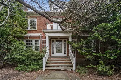 10 Stoneleigh Cir, Watertown, MA 02472 - Photo 1