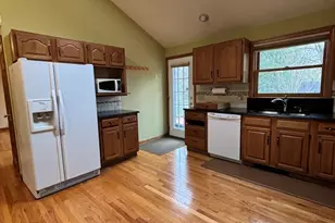 28 Nonquit St, Worcester, MA 01604 - Photo 1