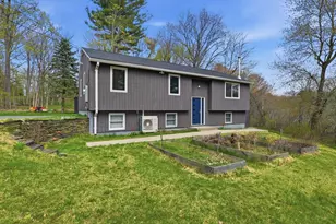 138 West St, Easthampton, MA 01027 - Photo 1