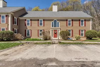 35 Essex Green Ln #D, Peabody, MA 01960 - Photo 1