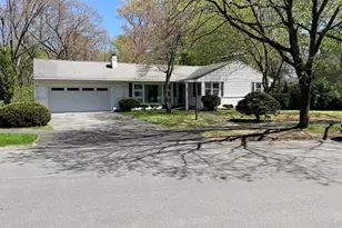 28 Robinhood Rd, Natick, MA 01760 - Photo 1