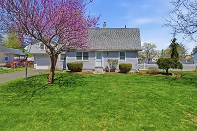 25 Coolidge Ave, Westfield, MA 01085 - Photo 1