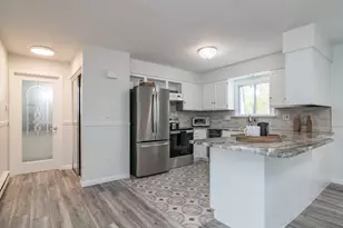 20 Lawrence Ave, South Hadley, MA 01075 - Photo 1