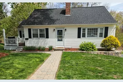 25 Manor Rd, Auburn, MA 01501 - Photo 1