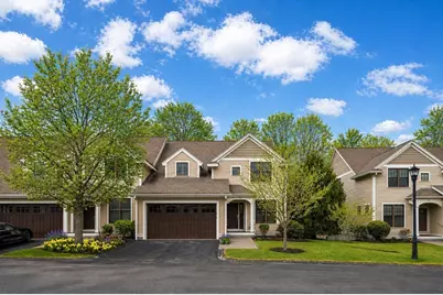 10 Graystone Cir #10, Winchester, MA 01890 - Photo 1