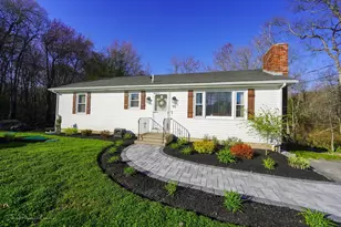 90 Merlin Dr, Swansea, MA 02777 - Photo 1