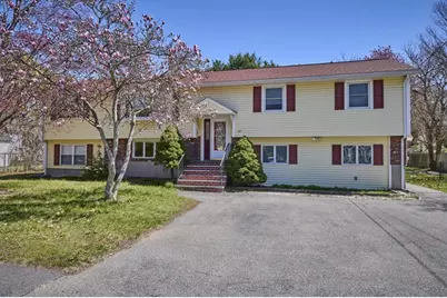 37 Locust St #1, Burlington, MA 01803 - Photo 1