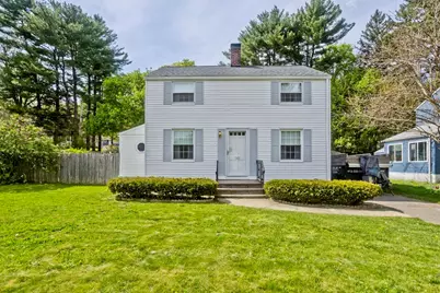 143 Sycamore St, Holyoke, MA 01040 - Photo 1