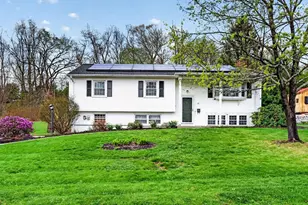 10 Meadowbrook Rd, Auburn, MA 01501 - Photo 1