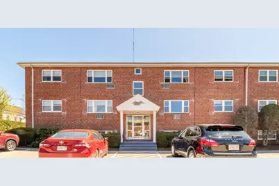 1075 Chestnut St #6, Newton, MA 02464 - Photo 1