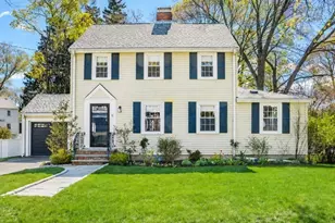 11 Bunker Ln, Newton, MA 02465 - Photo 1