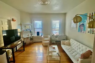 111 H St, Boston, MA 02127 - Photo 1