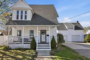 31 Green St, Hudson, MA 01749 - Photo 1