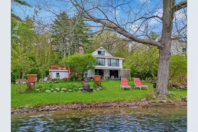 31 Spring St, Lunenburg, MA 01462 - Photo 1