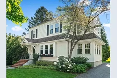 8 Arapahoe Rd #-, Newton, MA 02465 - Photo 1