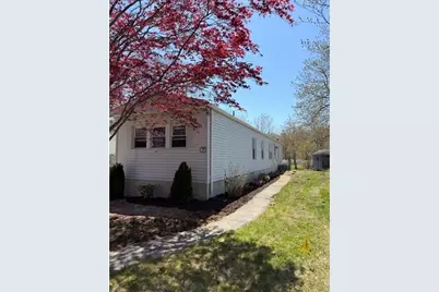 7 Chestnut St, Rockland, MA 02370 - Photo 1