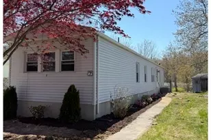 7 Chestnut St, Rockland, MA 02370 - Photo 1