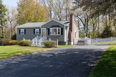 15 Phillip Dr, Bellingham, MA 02019 - Photo 1