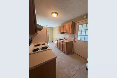 160 East St #apt 1, Chicopee, MA 01020 - Photo 1