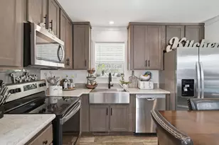 2B Forest Hills Dr, Palmer, MA 01069 - Photo 1
