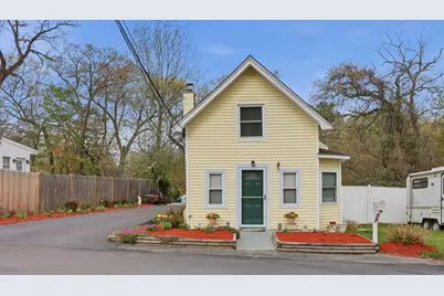 366 Mount Wayte Ave, Framingham, MA 01702 - Photo 1