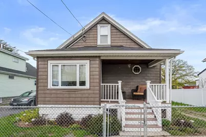 22 Davis St, Malden, MA 02148 - Photo 1