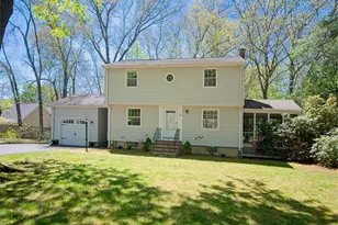 4 Applecrest Rd, Andover, MA 01810 - Photo 1