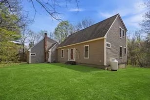 18 Fairview Dr, Rutland, MA 01543 - Photo 1