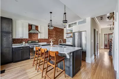 582 E 7th St, Boston, MA 02127 - Photo 1