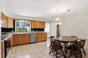 6 Gavin Cir, Stoneham, MA 02180 - Photo 5