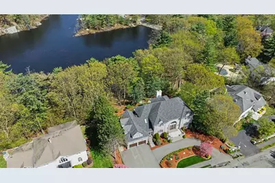 29 Hammersmith Dr, Saugus, MA 01906 - Photo 1