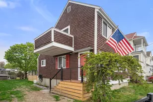 61 Edgewater Dr, Quincy, MA 02169 - Photo 1