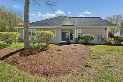 26 Summerfield Dr #17, Grafton, MA 01560 - Photo 1