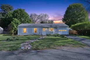 13 Drewsen Dr, Northampton, MA 01062 - Photo 1