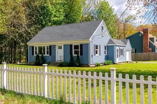 376 Pleasant St, Paxton, MA 01612 - Photo 1