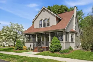 21 Elmwood Ave, West Springfield, MA 01089 - Photo 1