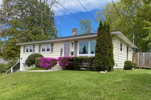15 Williamsburg St, Pittsfield, MA 01201 - Photo 1