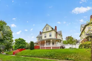 253 Oak St, Holyoke, MA 01040 - Photo 1
