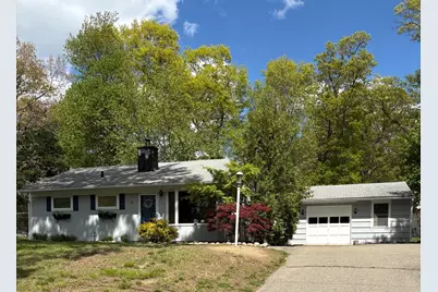 3 Crestwood Ave, Plainville, MA 02762 - Photo 1