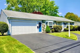 486 Highview Ave, Somerset, MA 02726 - Photo 1