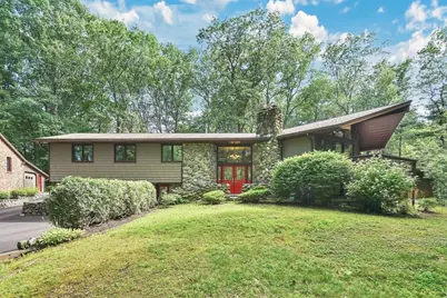 215 Barry St, Agawam, MA 01030 - Photo 1