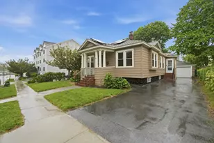 8 Carver St, Worcester, MA 01604 - Photo 1