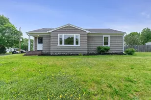 172 Crescent St, Shrewsbury, MA 01545 - Photo 1